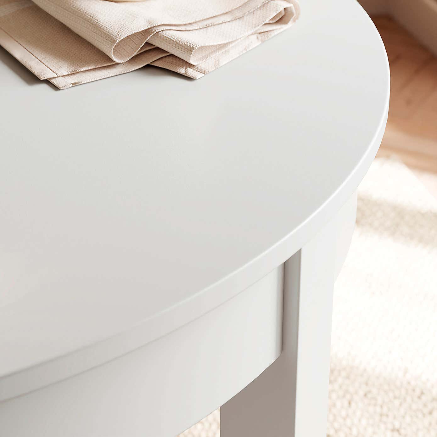 Lynton Round 4 Seater Dining Table