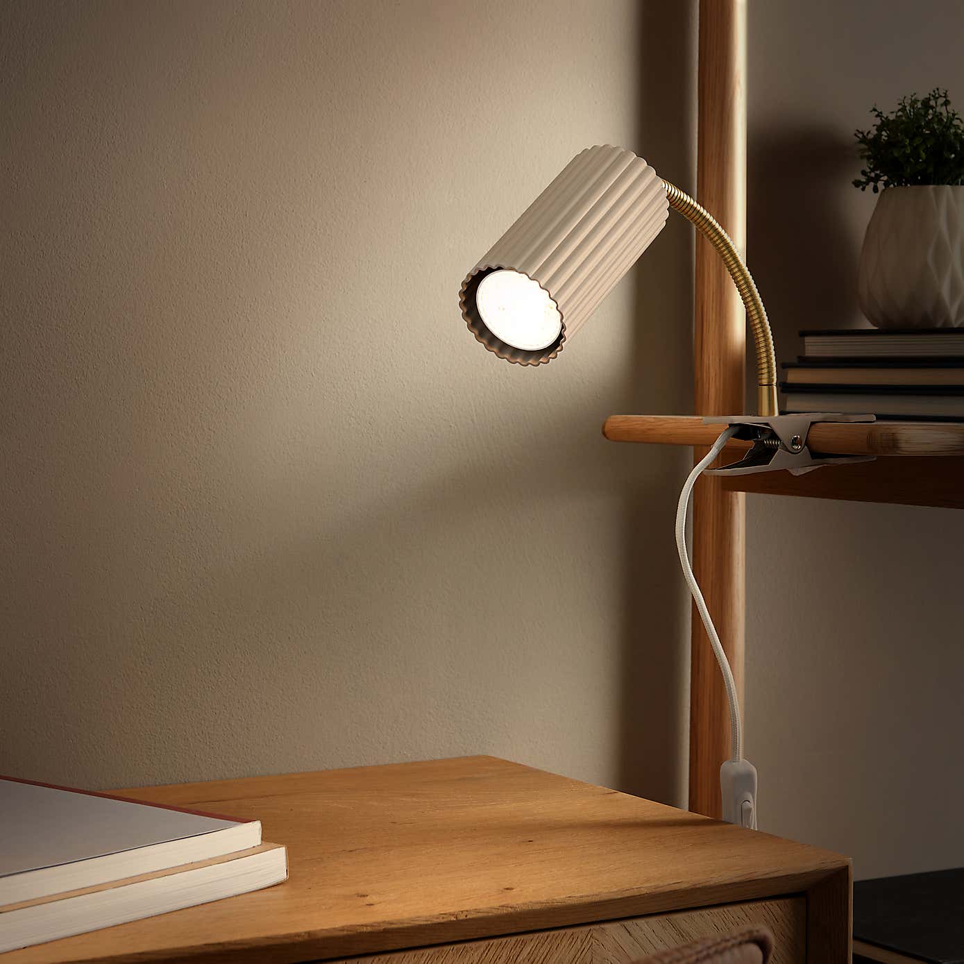 Georgi Industrial Ribbed Adjustable Clip On Table Lamp