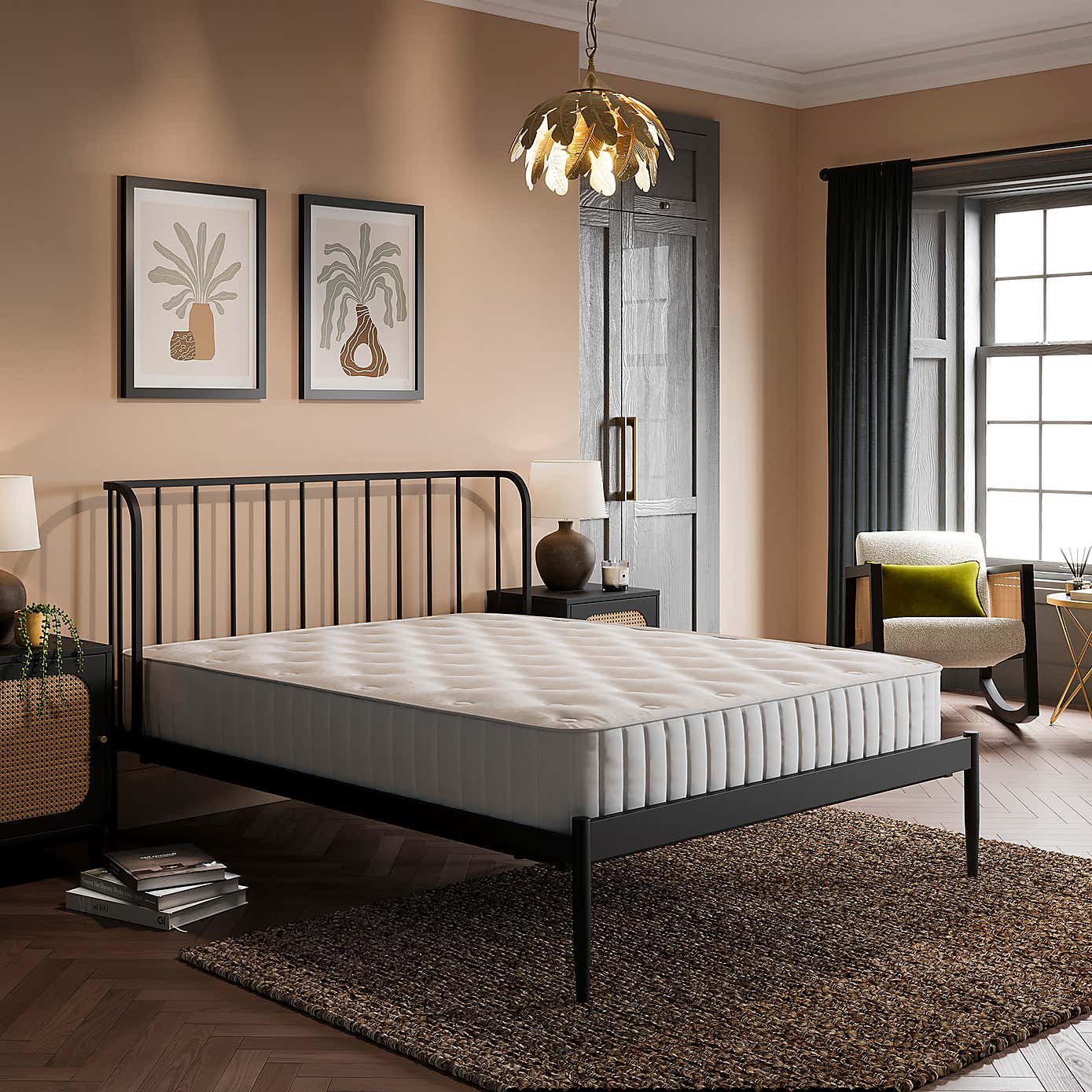 Elliot Curved Spindle Bed