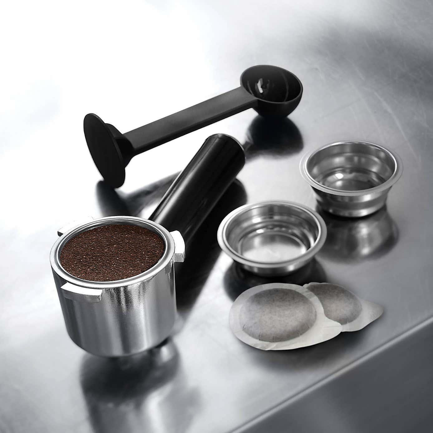 Delonghi Compact Traditional Espresso Coffee Machine