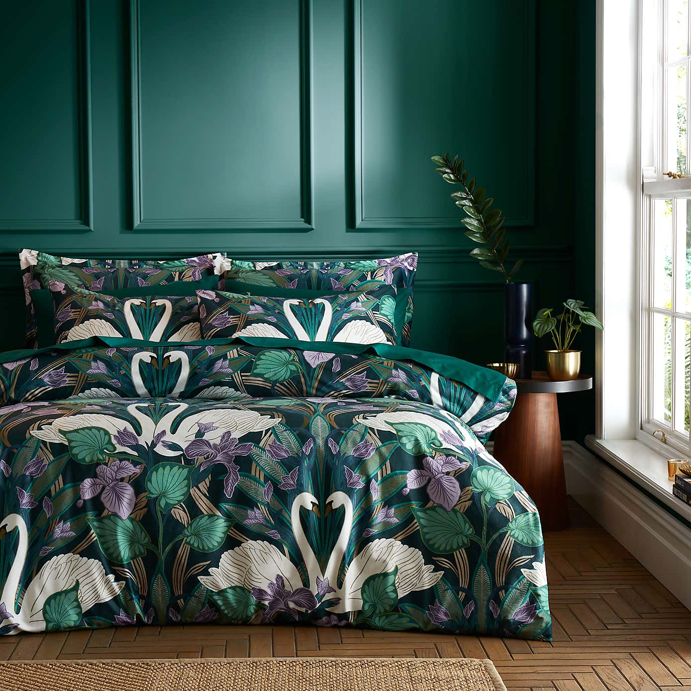 Nouveau Swan Duvet Cover and Pillowcase Set