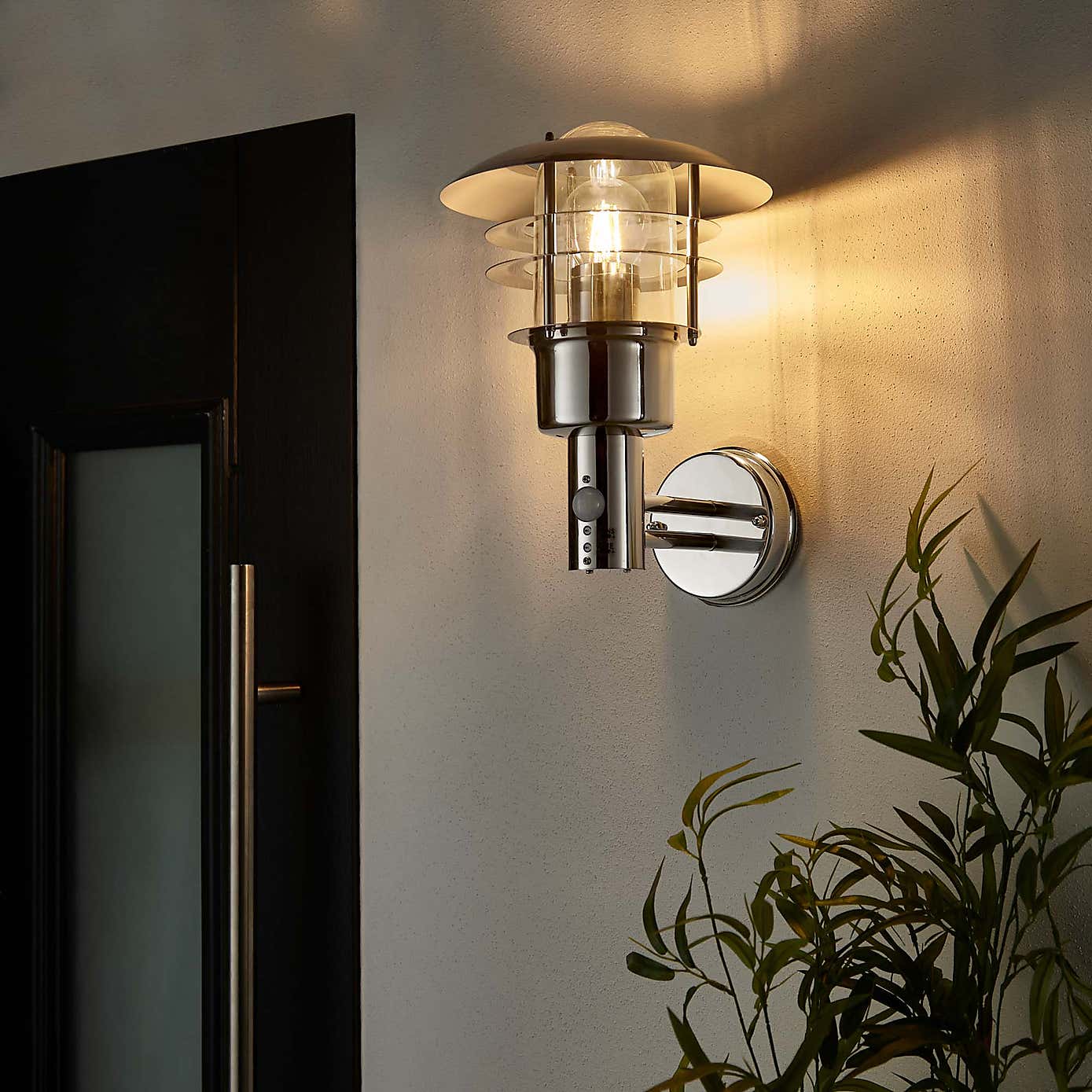 Vogue Pheonix PIR Outdoor Up Wall Light