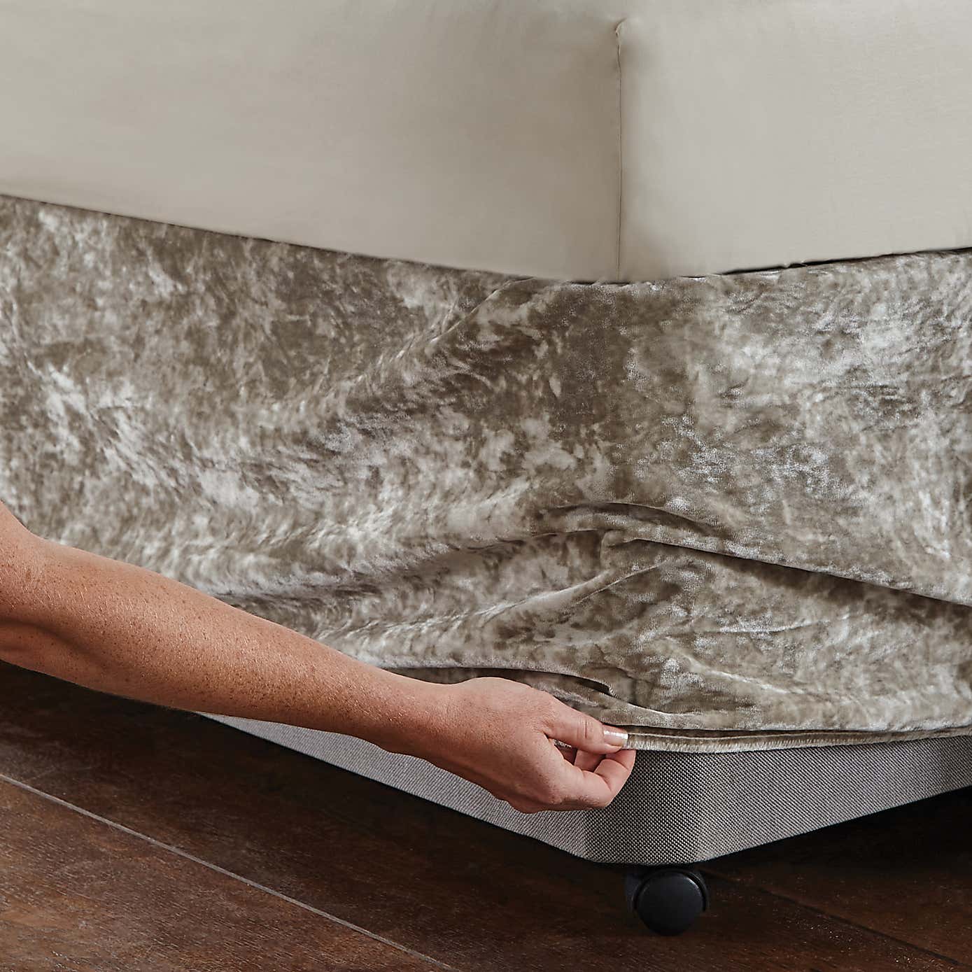 Catherine Lansfield Crushed Velvet Divan Base Bed Wrap