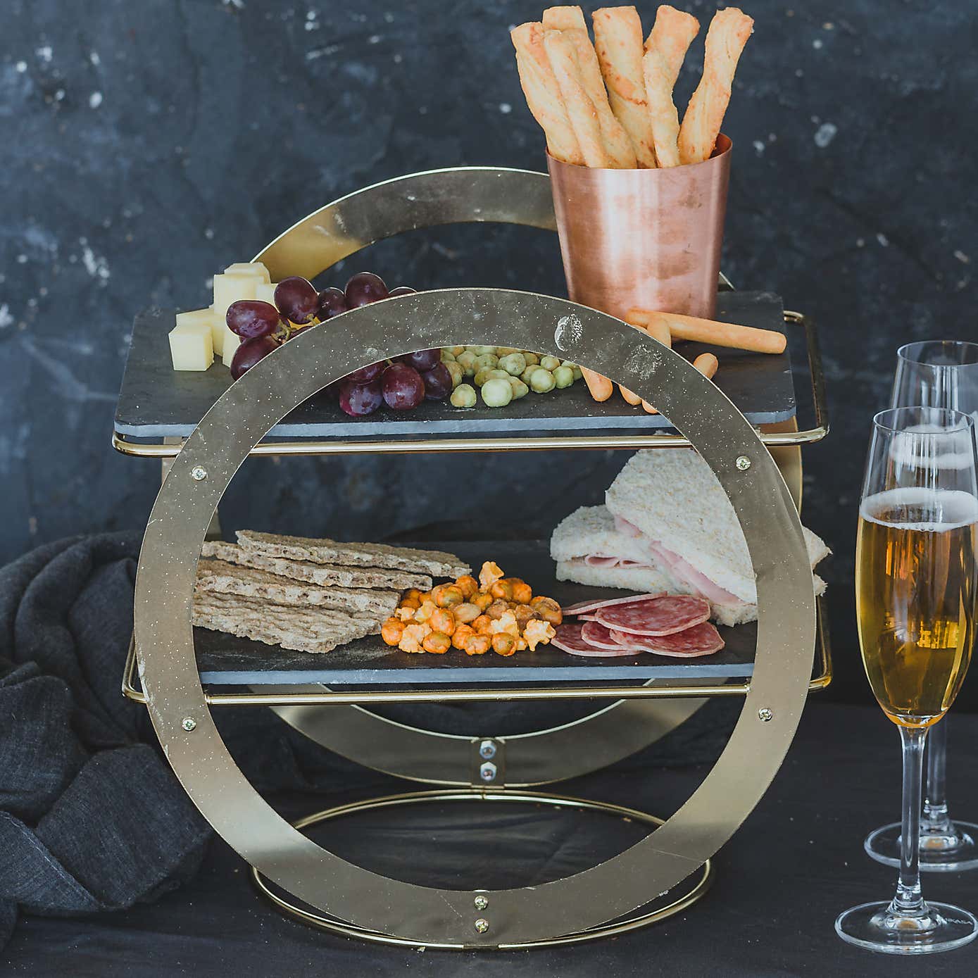 Artesà Wheel Frame Serving Stand