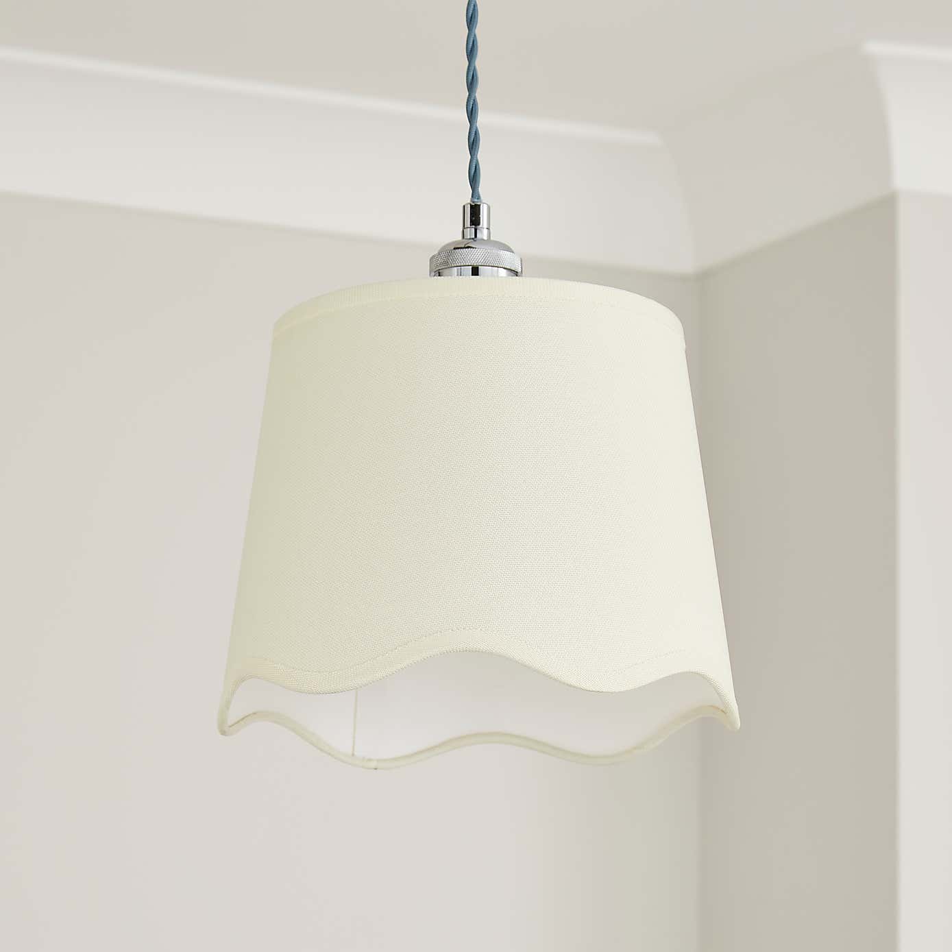 Scalloped Edge Linen Lamp Shade
