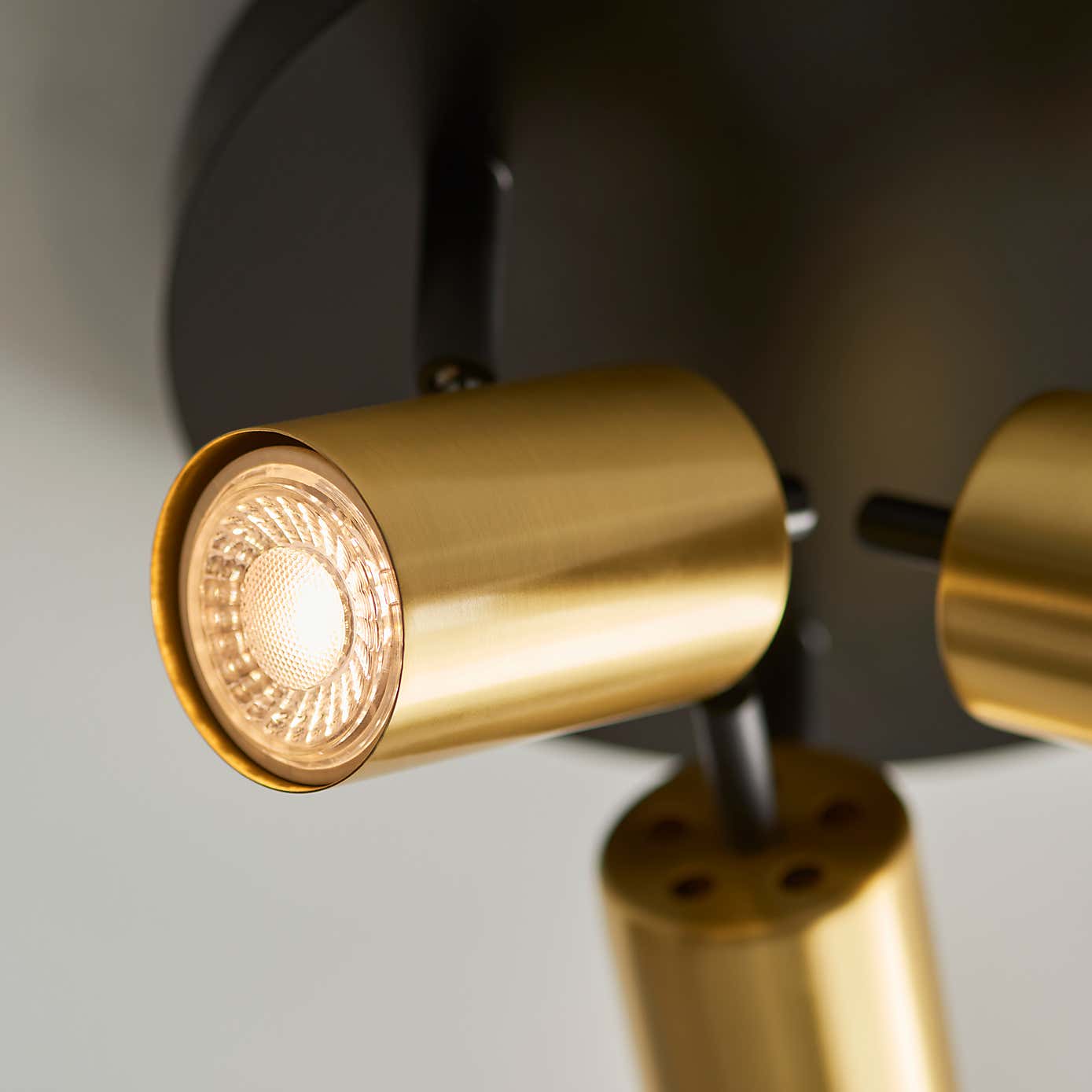 Carter 3 Light Spotlight