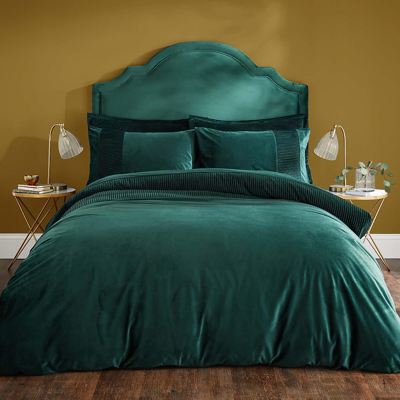 Liliana Pleated Velvet Oxford Pillowcase