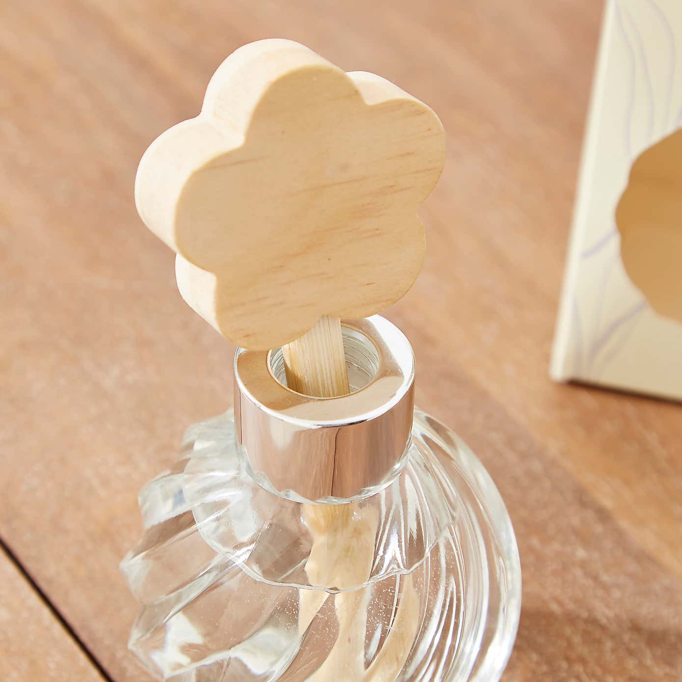 Spring Meadows Twist Glass Flower Diffuser