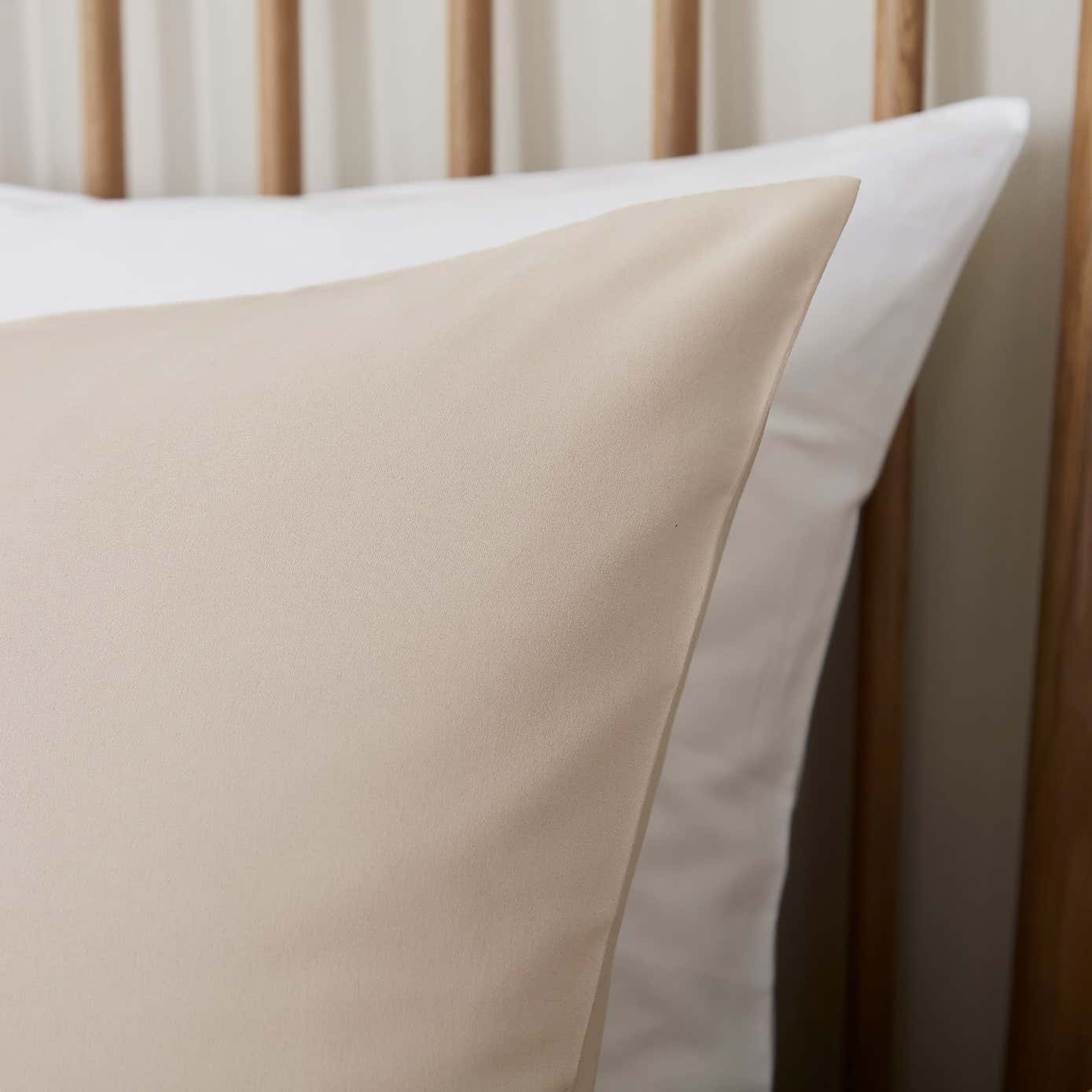 Super Soft Plain Polyester Standard Pillowcase Pair