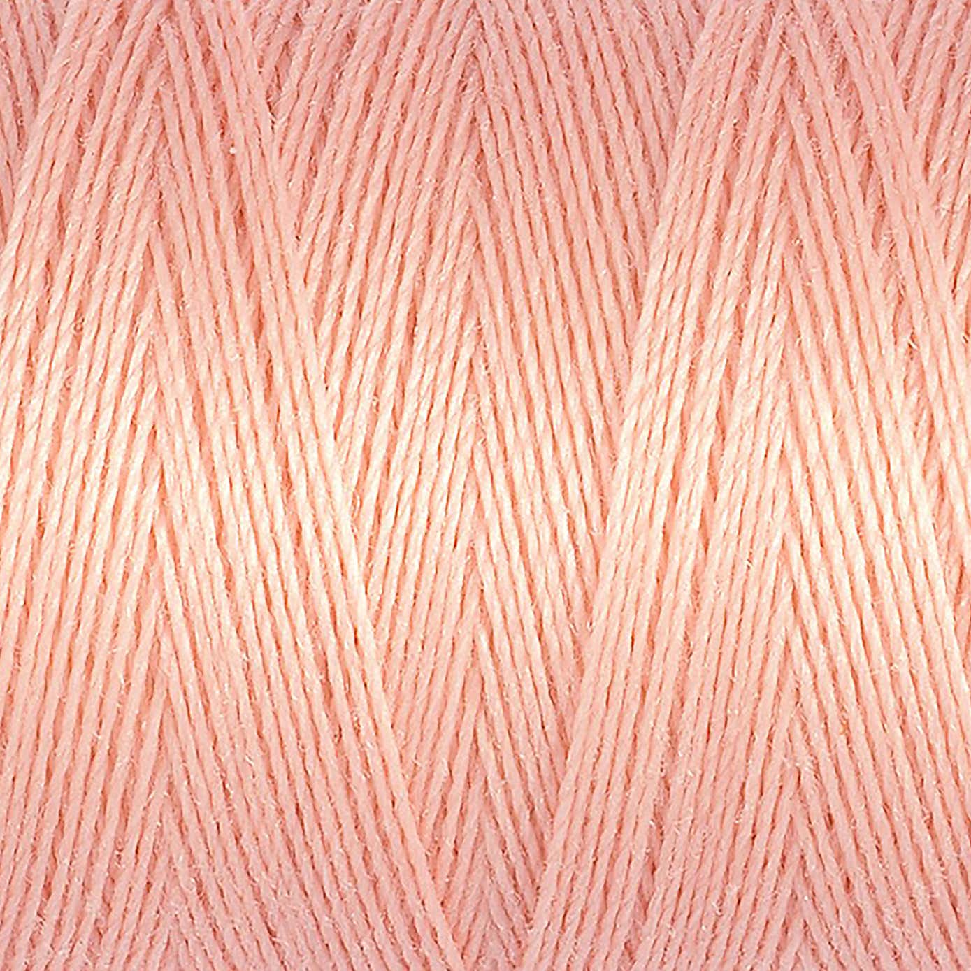 Gutermann Sew All Thread Light Peach (165)