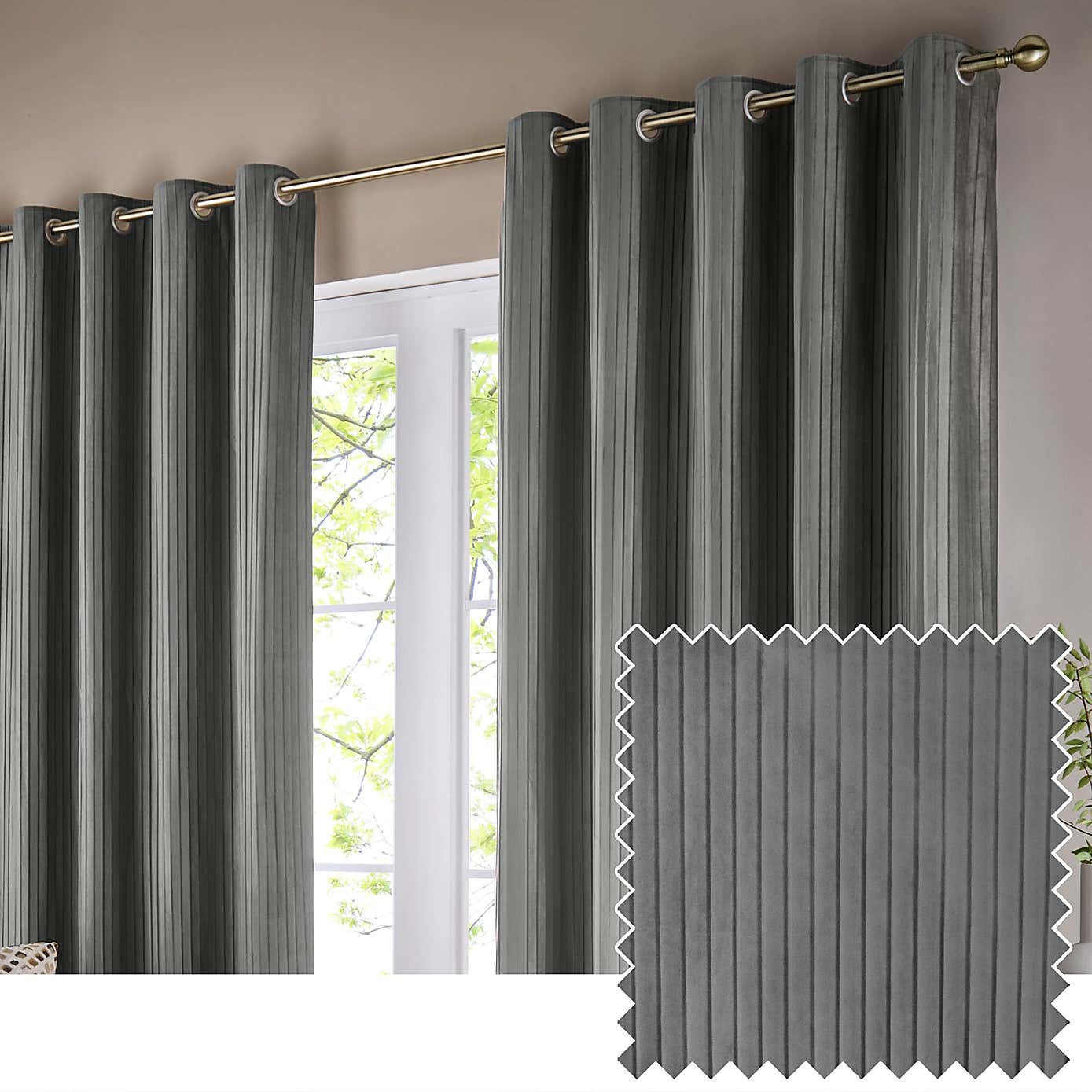 Paoletti Corinthian Eyelet Curtains
