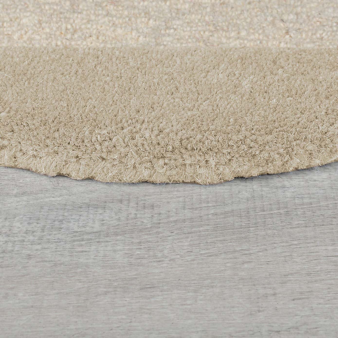 Bonnie Scallop Border Wool Round Rug