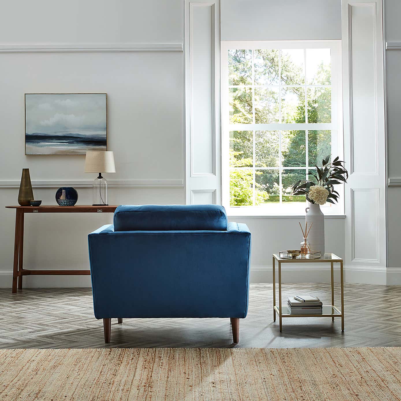 Anton Opulent Velvet Snuggle Chair