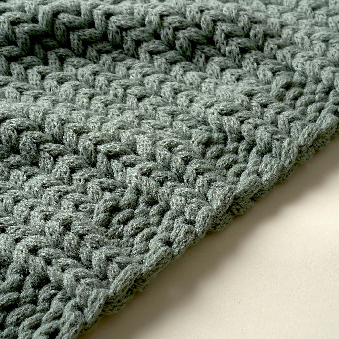 Chunky Knit Recycled Throw 130cm x 170cm