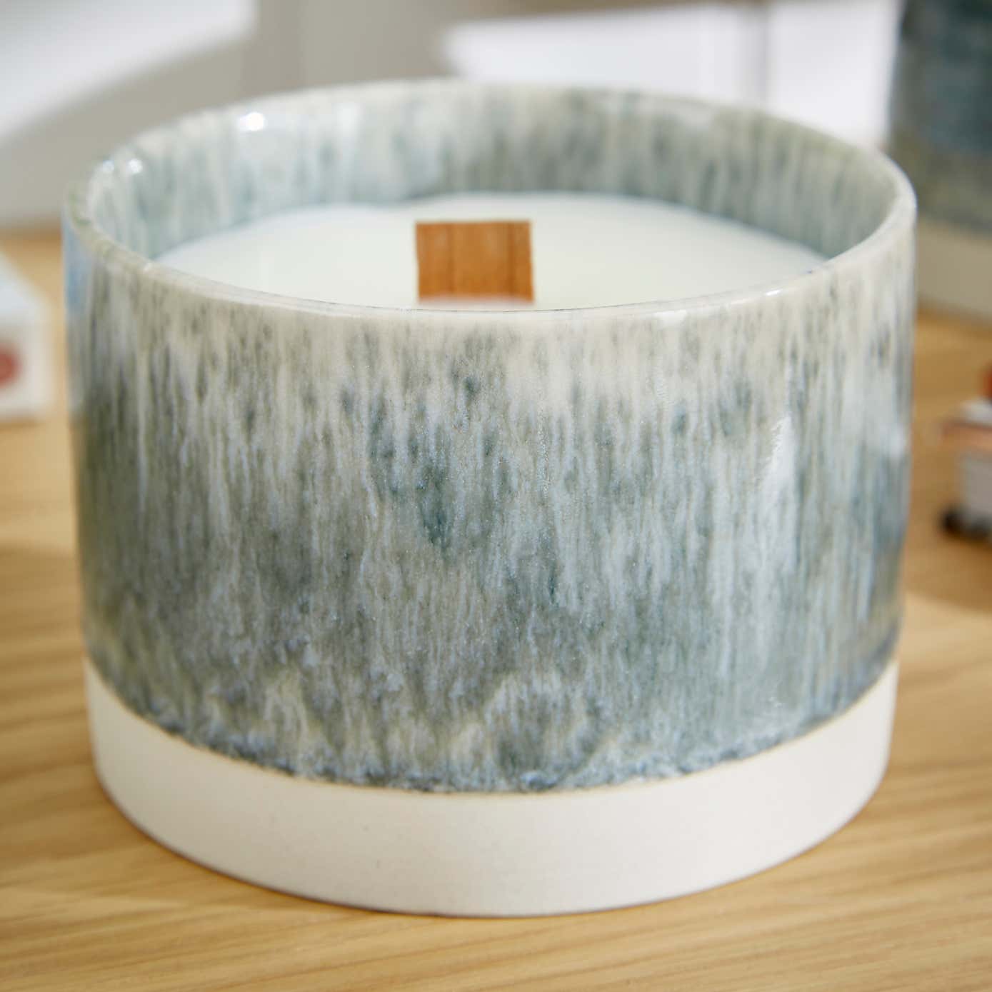 Churchgate Oud and Bergamot Crackle Candle