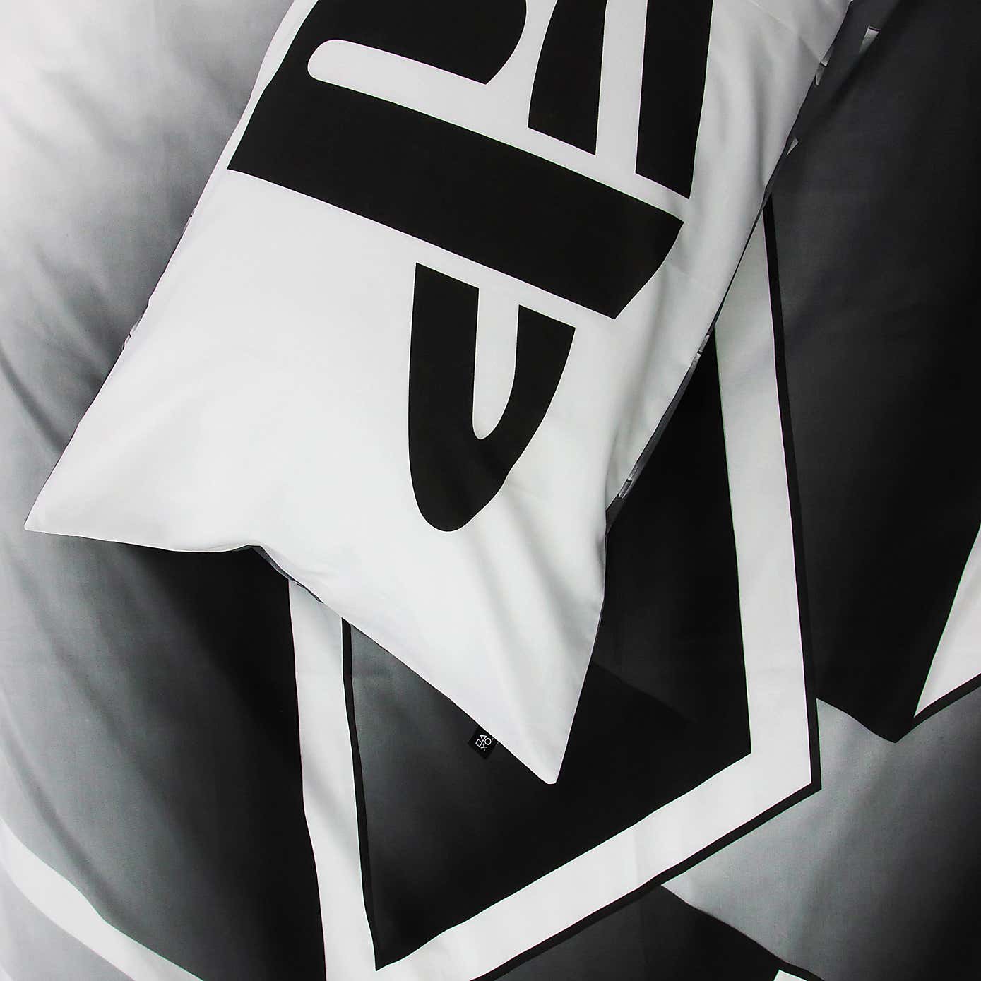 PlayStation Stretch Single Duvet Cover and Pillowcase Set