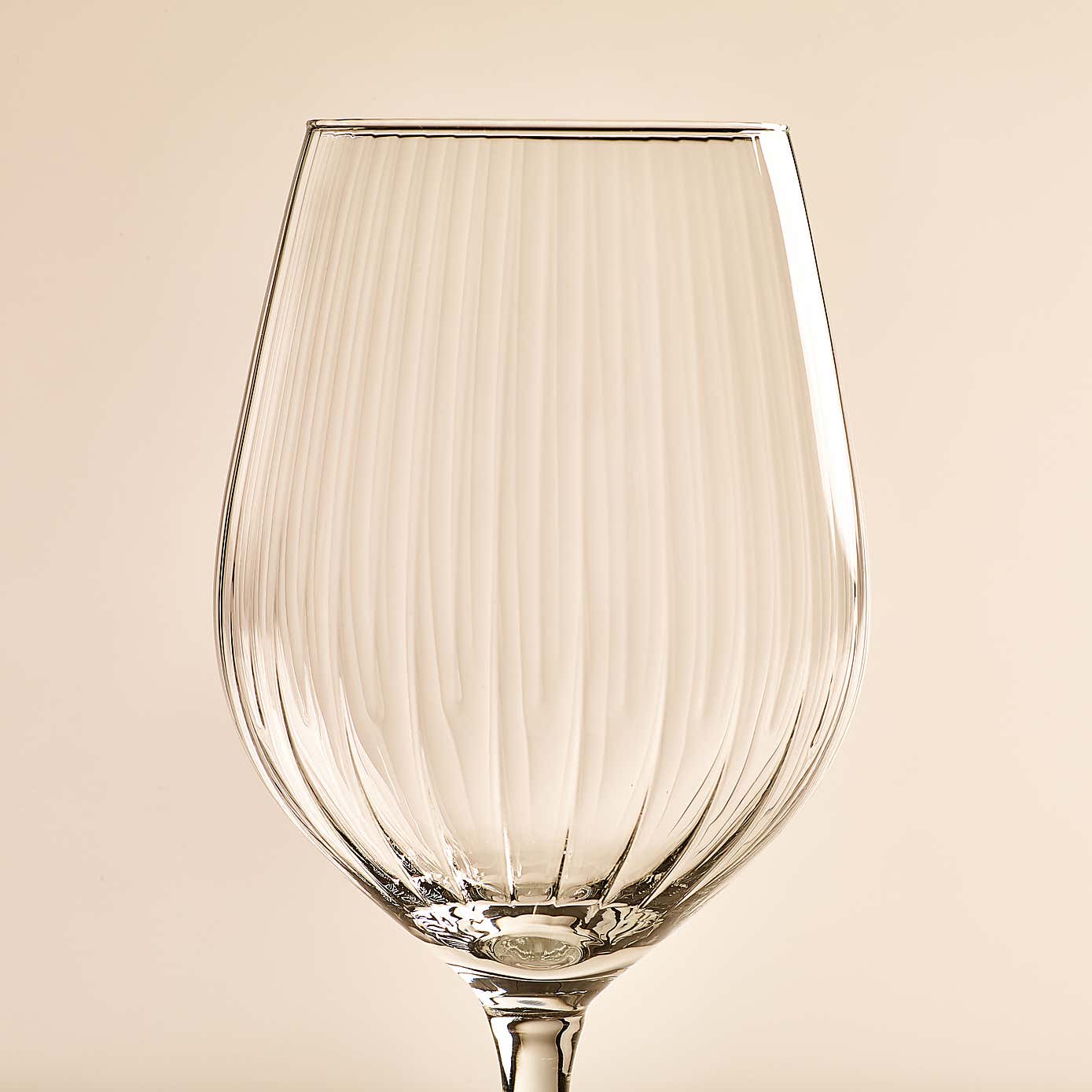 Plisse White Wine Glass