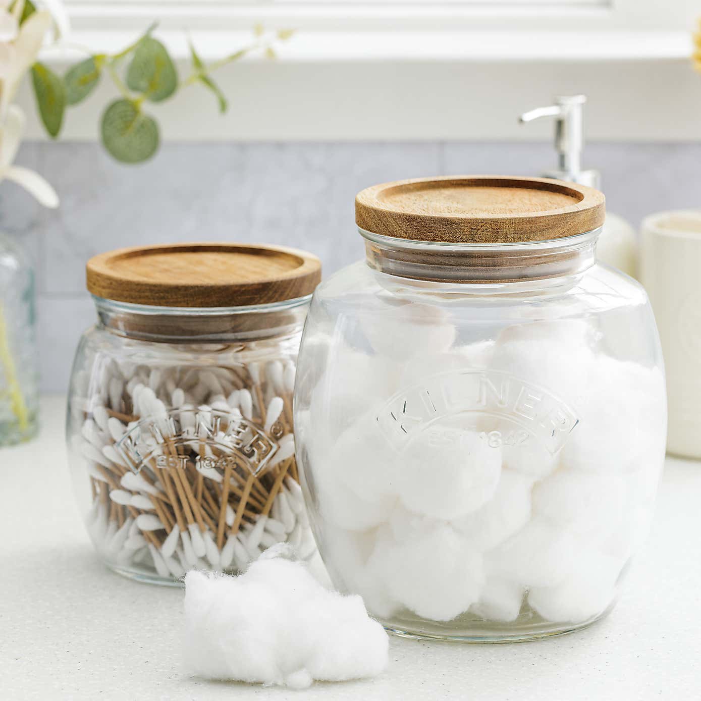 Kilner 2 Litre Jar with Acacia Wooden Lid