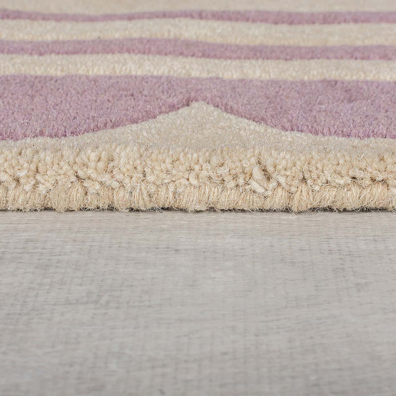 Lois Scallop Border Wool Rug