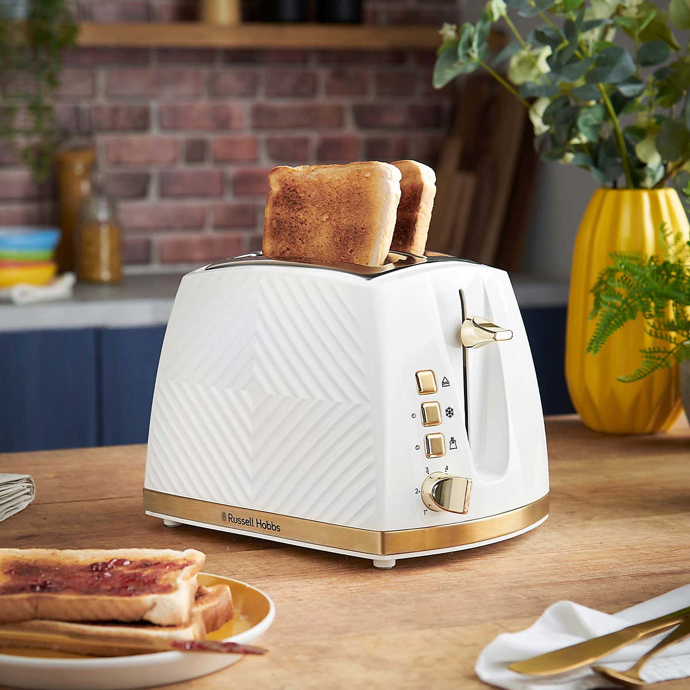 Russell Hobbs Groove White Kettle & 2 Slice Toaster