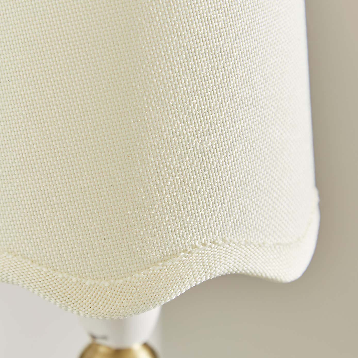 Scalloped Edge Linen Lamp Shade