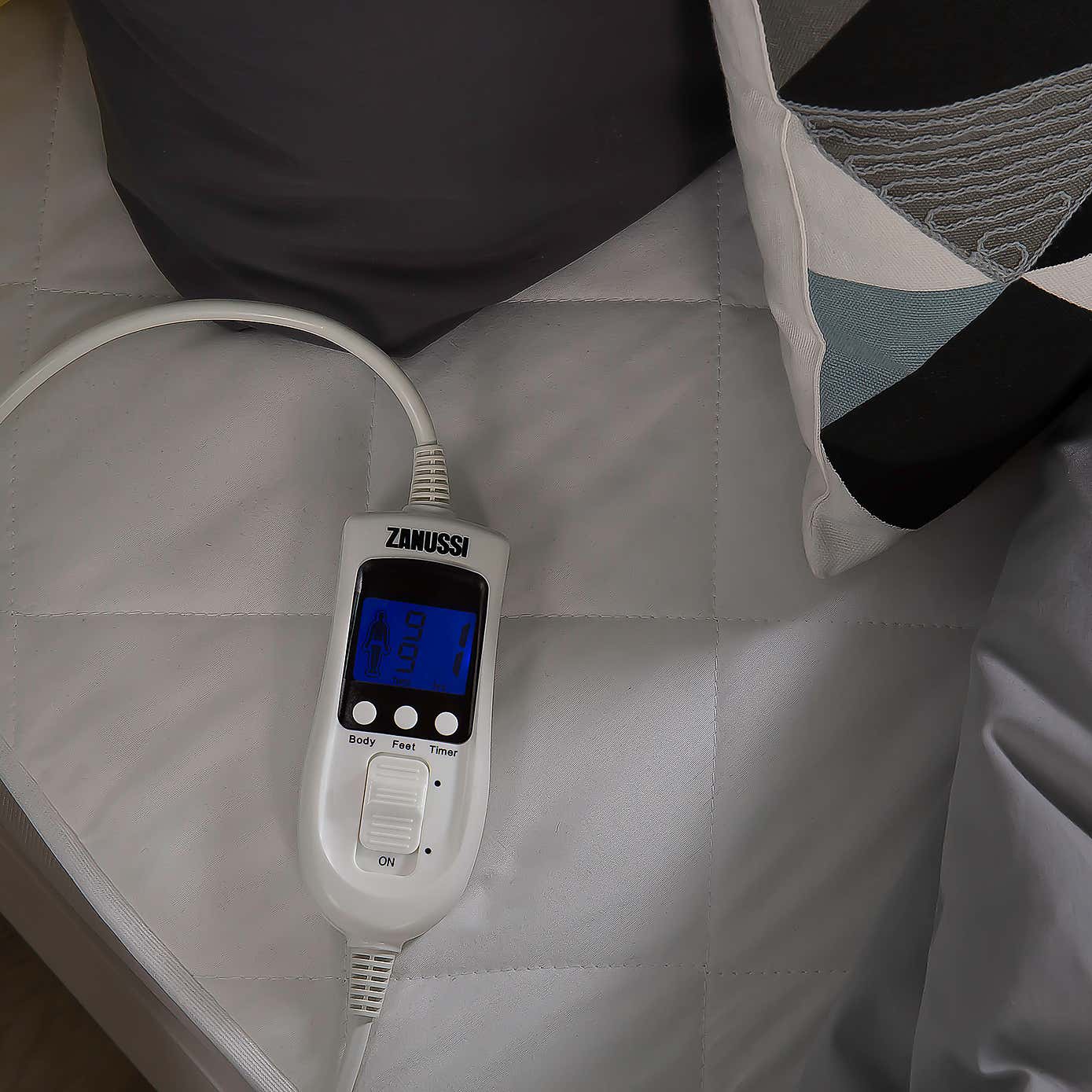 Zanussi Washable Electric Heated Mattress Protector with Fitted Skirt