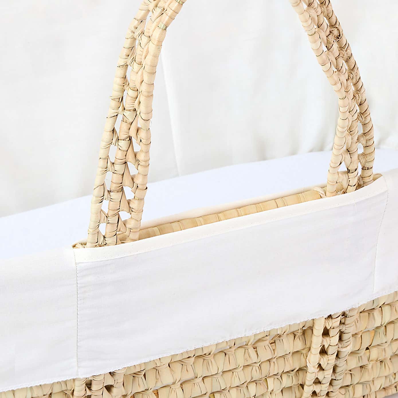 Clair de Lune White Scandi Moses Basket With Folding Stand