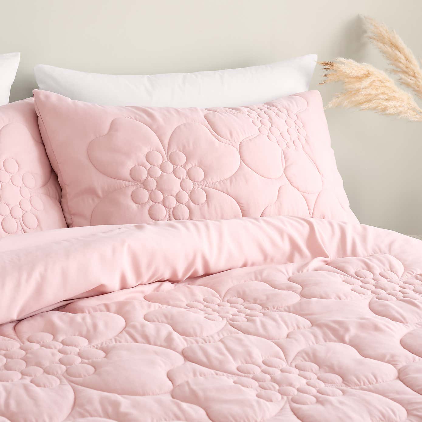 Hansley Floral Quilted Duvet Cover and Pillowcase Set