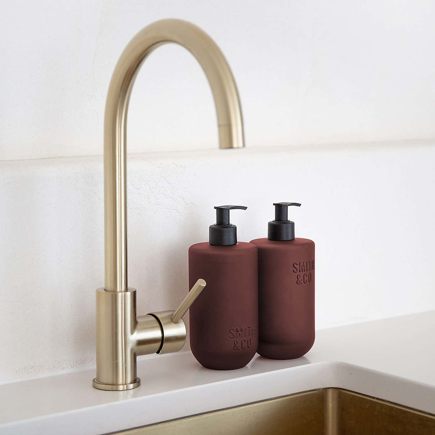 Smith & Co Black Oud & Saffron Hand & Body Wash