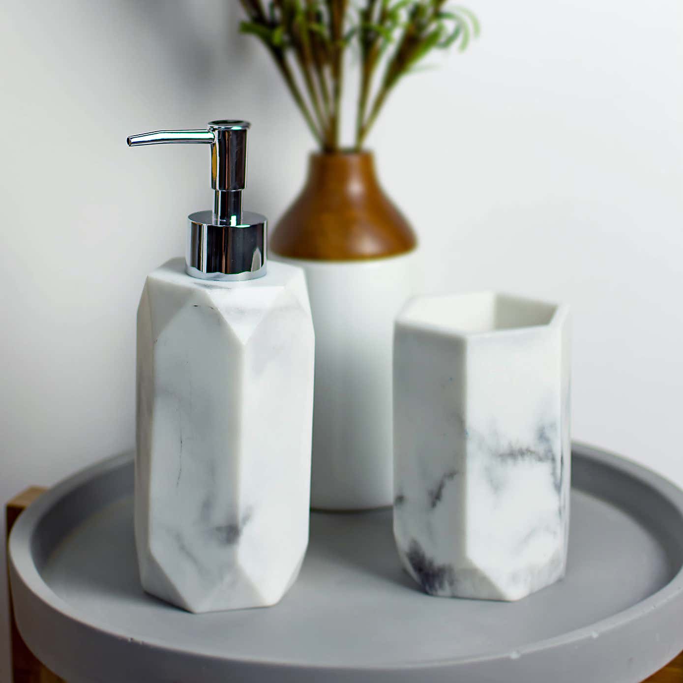 Marble Effect Resin Lotion Dispenser