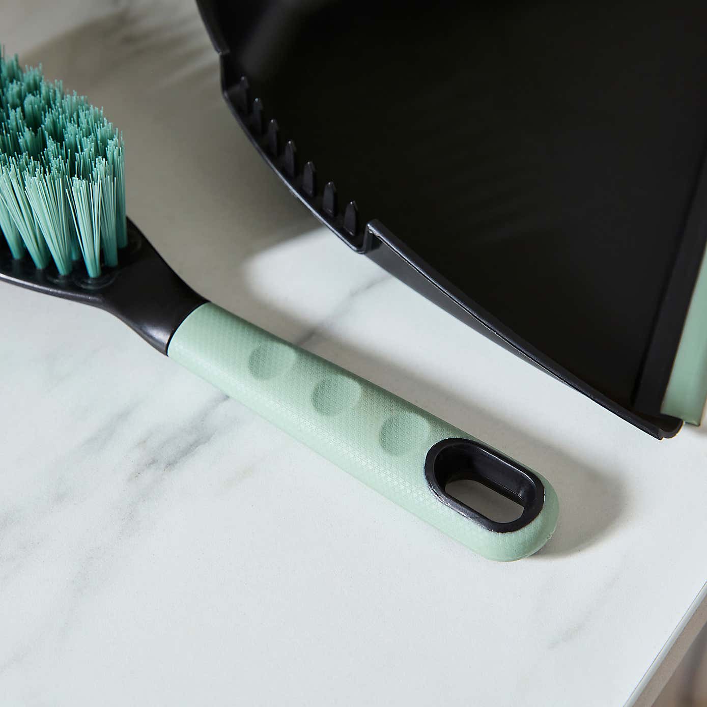 Soft Grip Dustpan and Brush Sage 02
