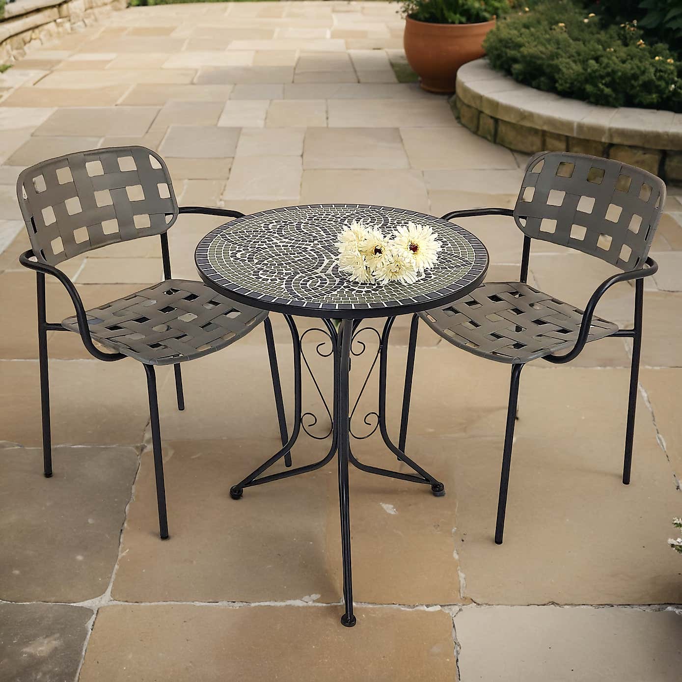 Summer Terrace Atlanta Round Bistro Table with 2 Karin Chairs