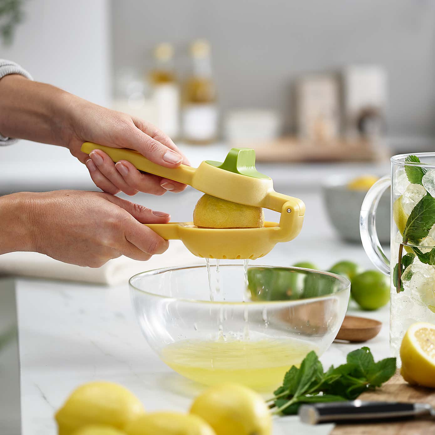 Joseph Joseph JuiceMax Yellow Citrus Press