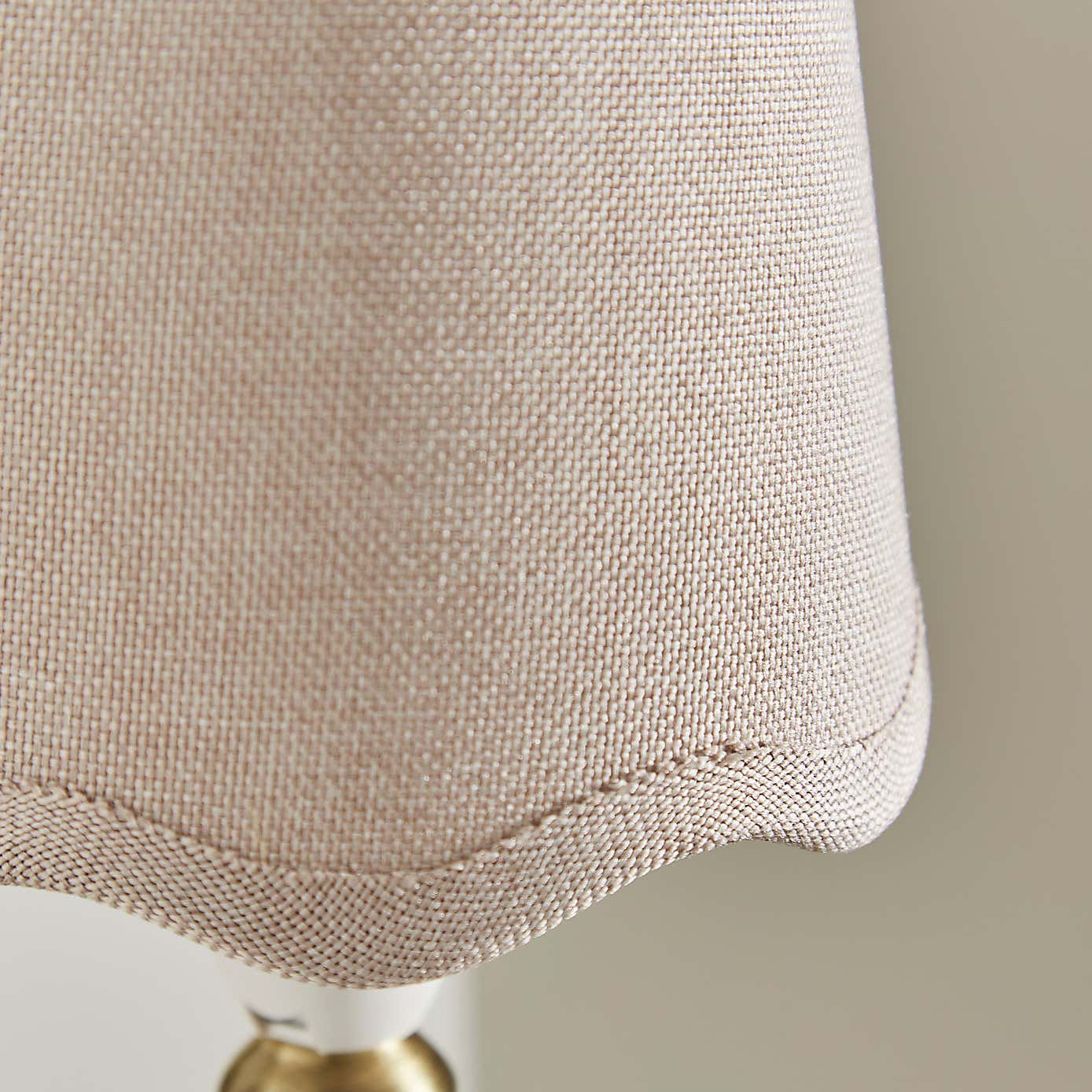 Scalloped Edge Linen Lamp Shade