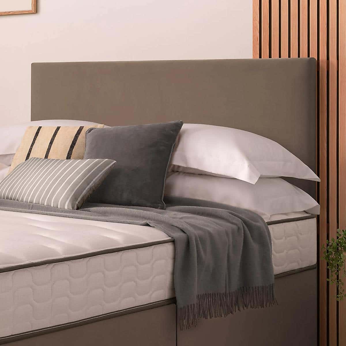 Silentnight 2 Drawer Divan Bed With Velvet Paris Headboard