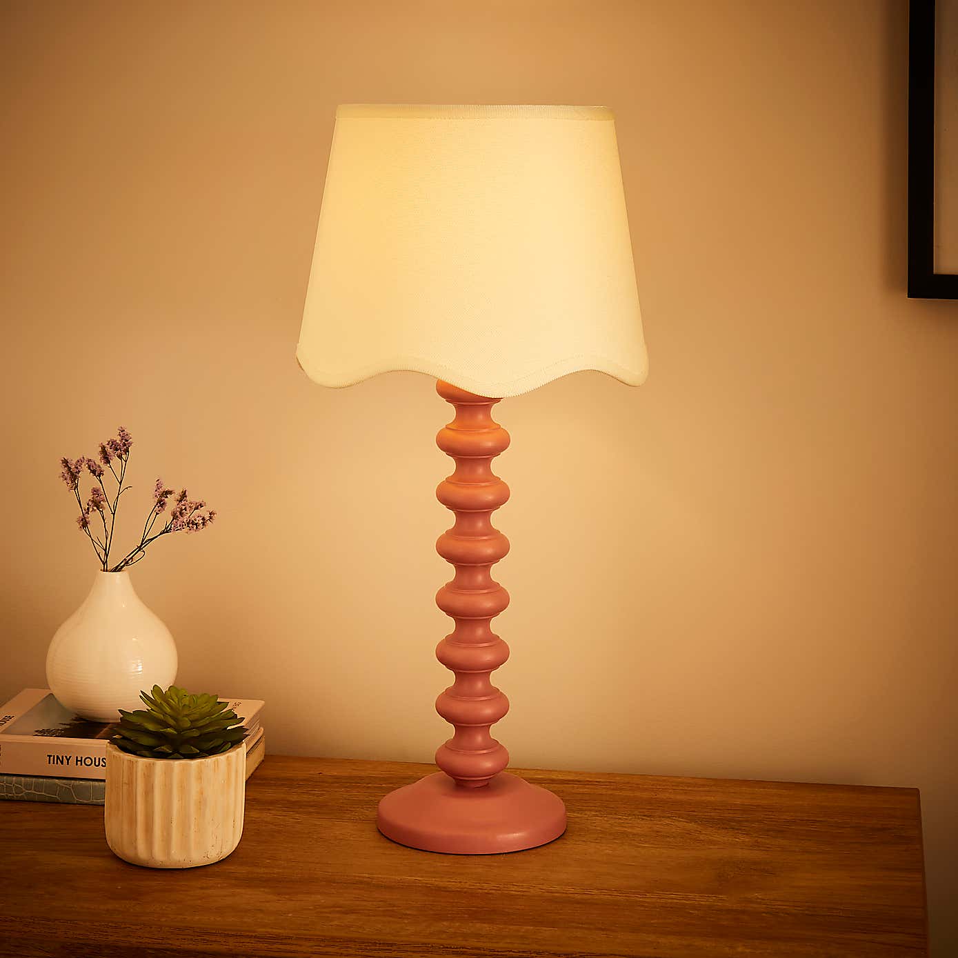 Scalloped Edge Linen Lamp Shade