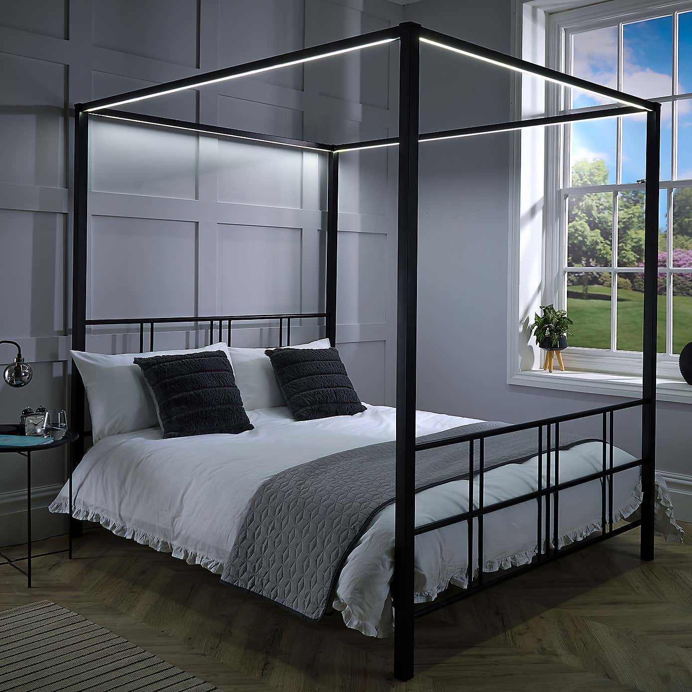 X Rocker Fern 4 Poster Bed with LED Lights