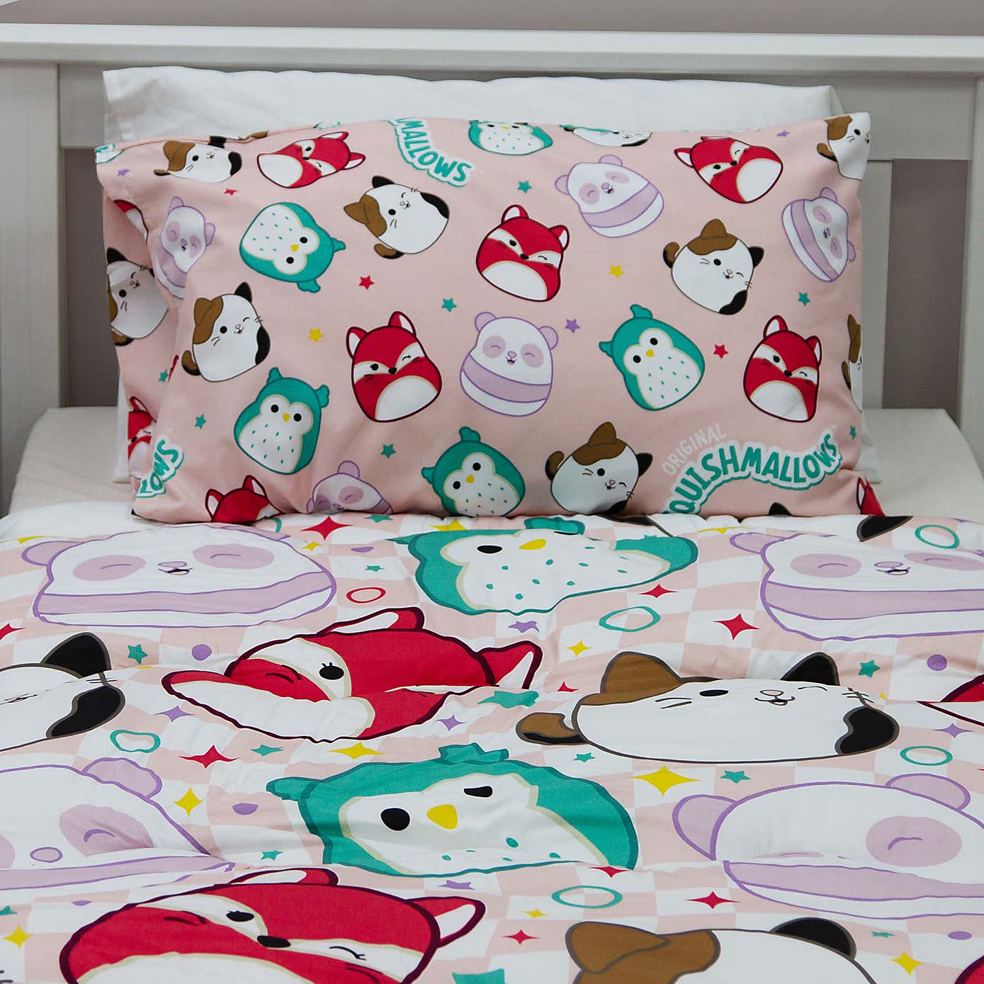 Squishmallows Logo 10.5 Tog Single Coverless Duvet and Pillowcase Set