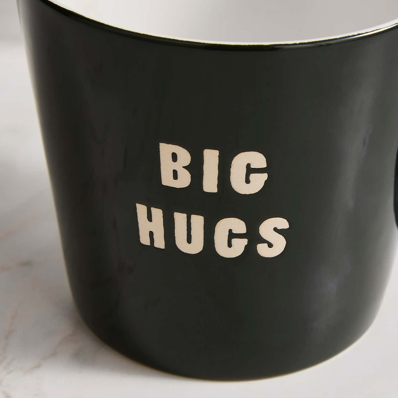 Ceramic Black Big Hugs Slogan Mug
