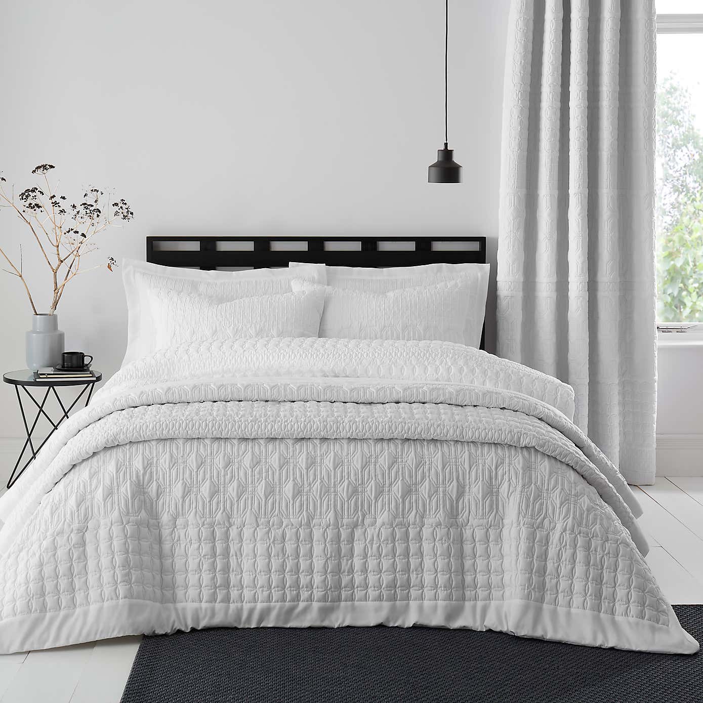 Billie Global Print White Bedspread