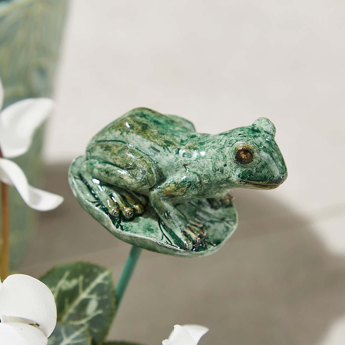 Resin Frog Stake