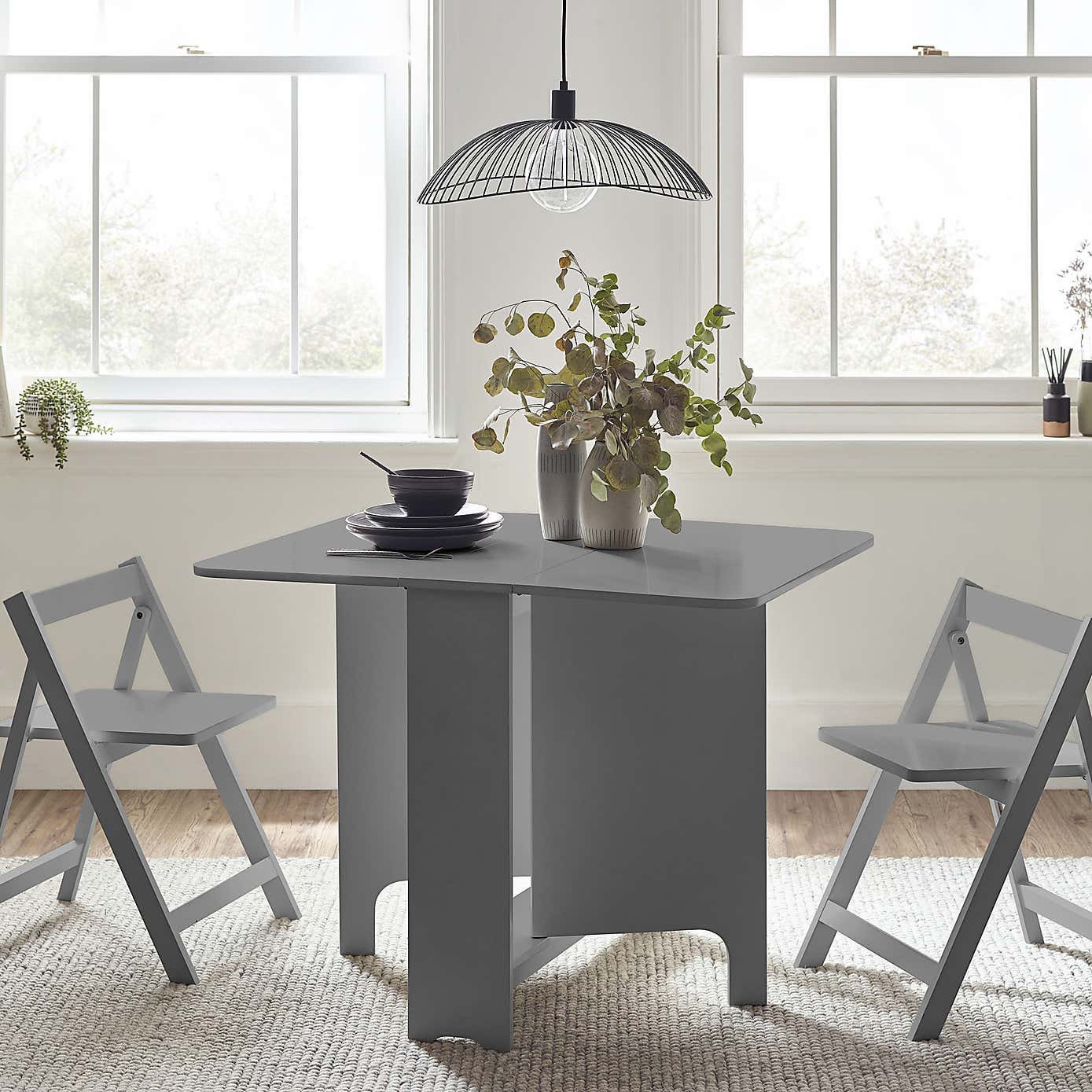 Gatan Gateleg Table With 2 Chairs