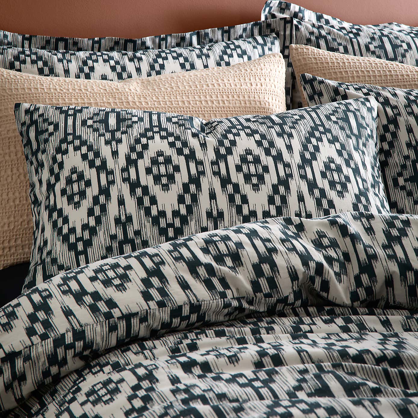 Syrah Ikat 100% Cotton Duvet Cover and Pillowcase Set