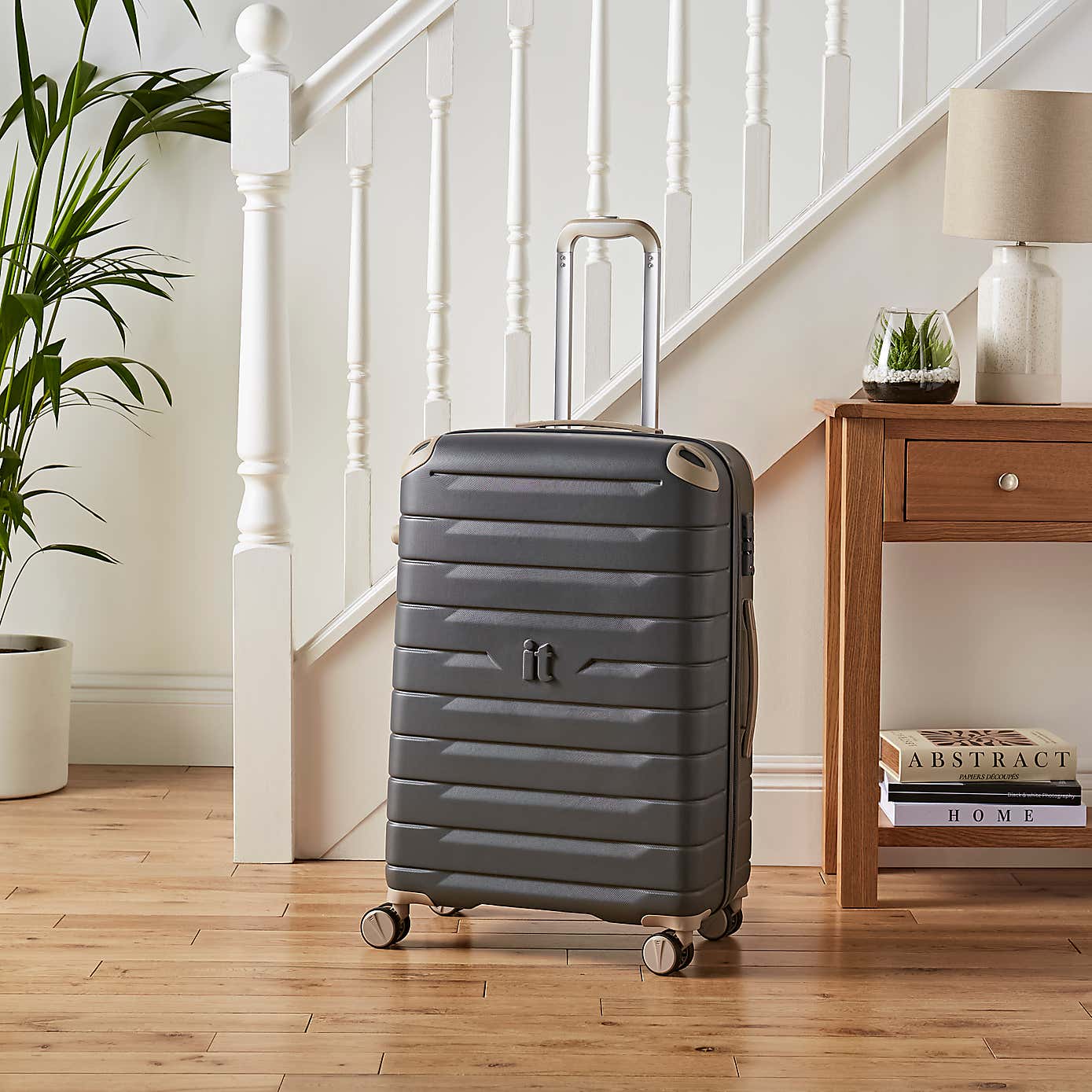 IT Luggage Skyscraper Hard Shell Suitcase