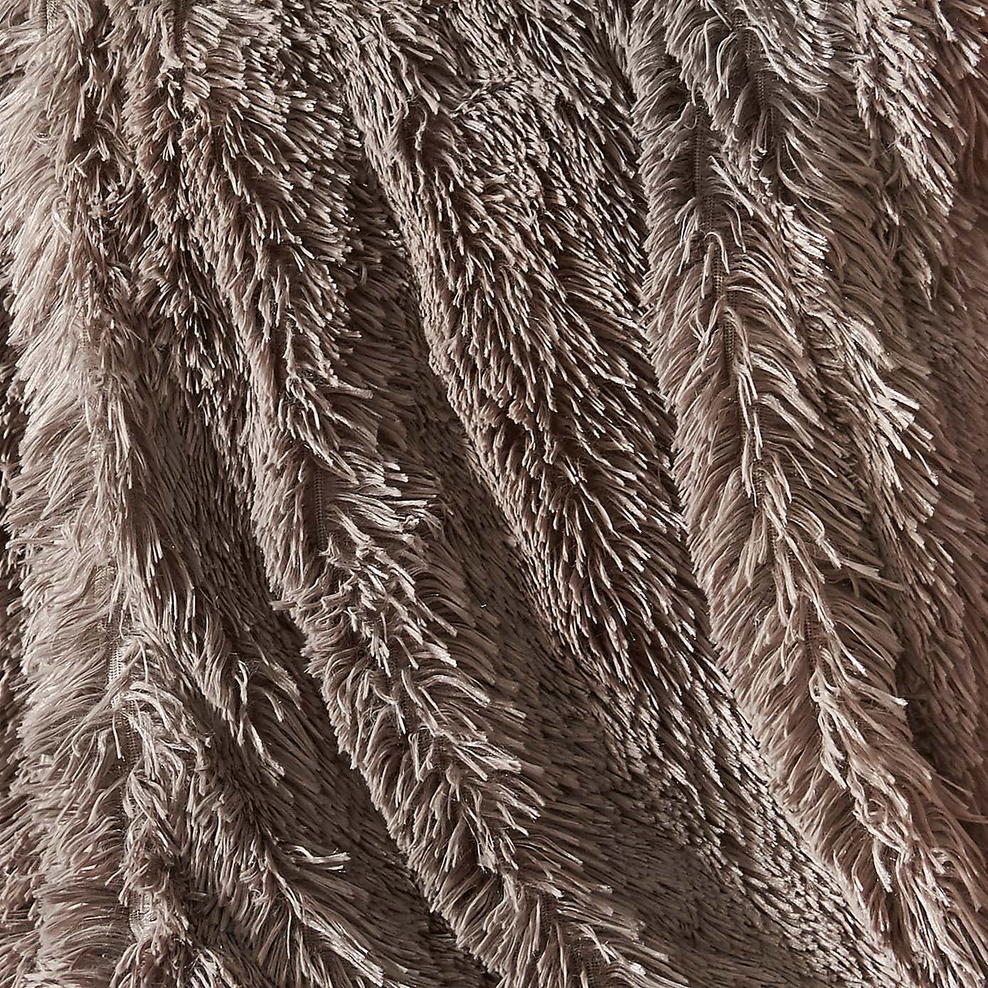 Catherine Lansfield Cuddly Deep Pile Throw