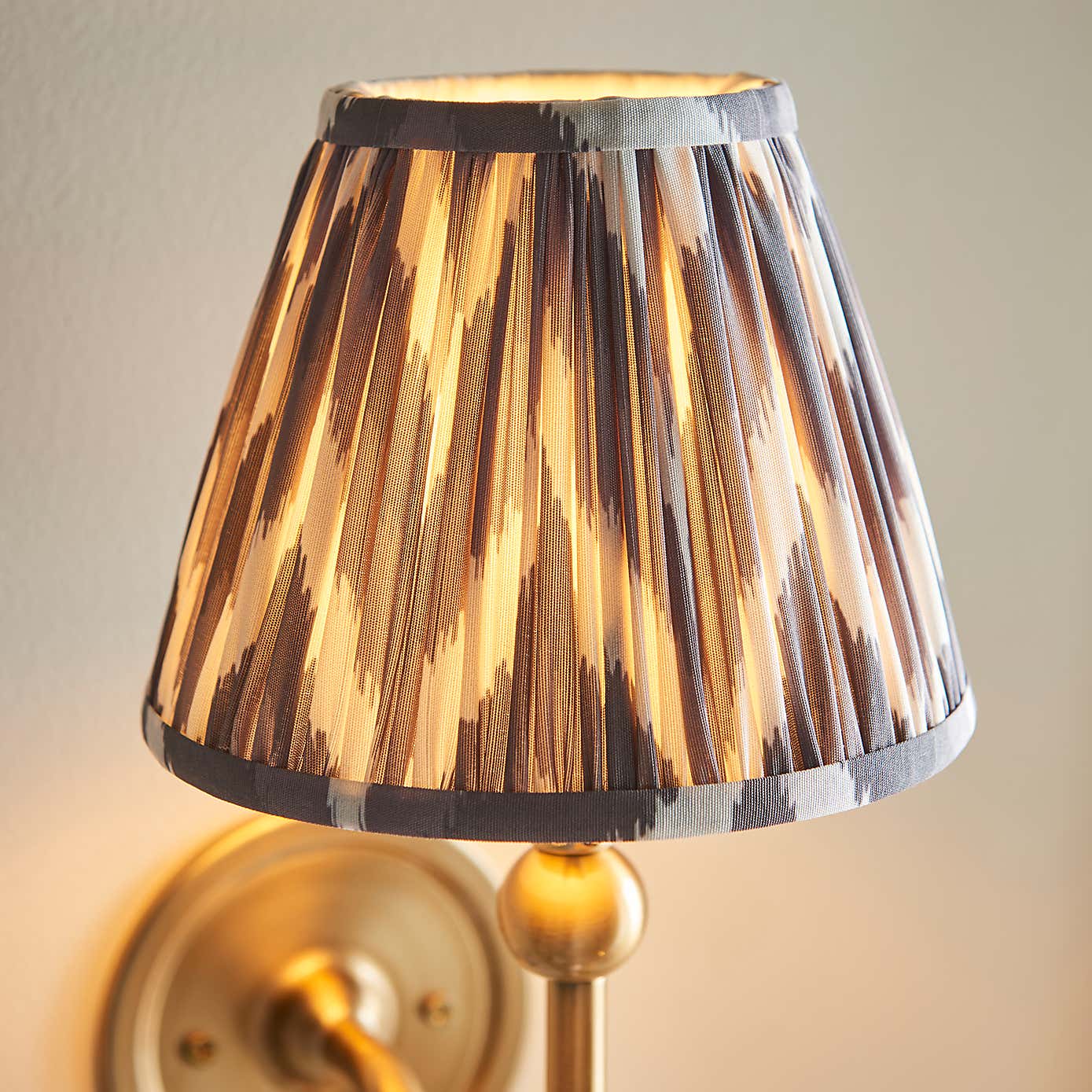 Vogue Javier Mid Century Wall Light with Grey Zigzag Lamp Shade