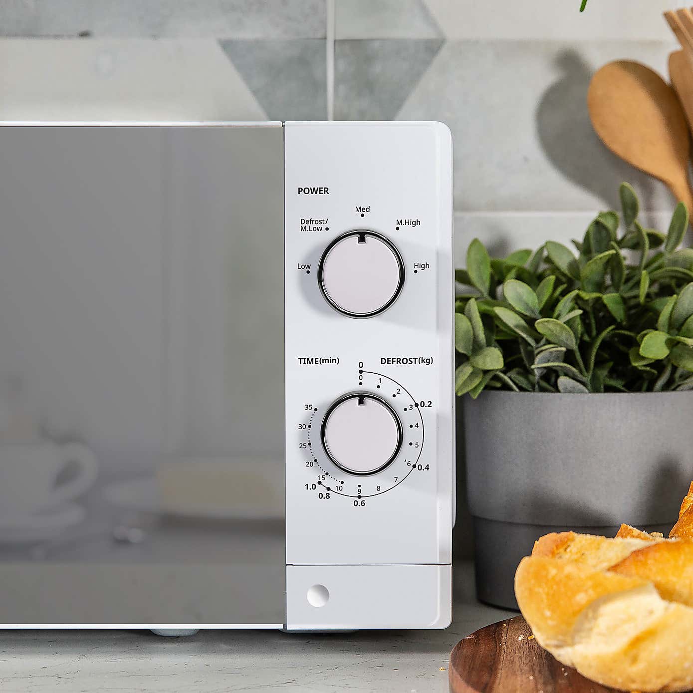 Russell Hobbs Compact Solo 20L Manual Microwave