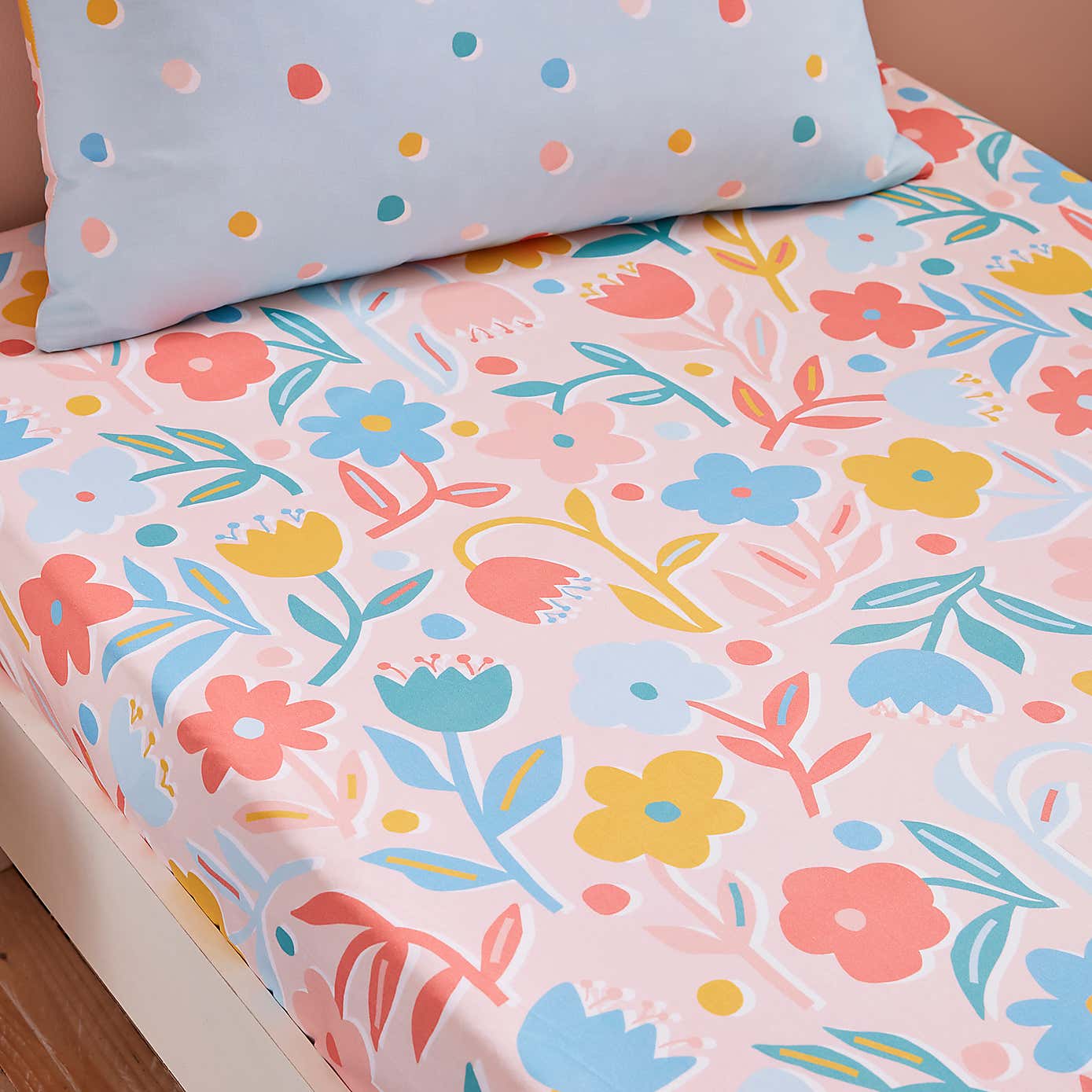 Set of 2 Bold Floral 144 Thread Count Cotton Fitted Sheets