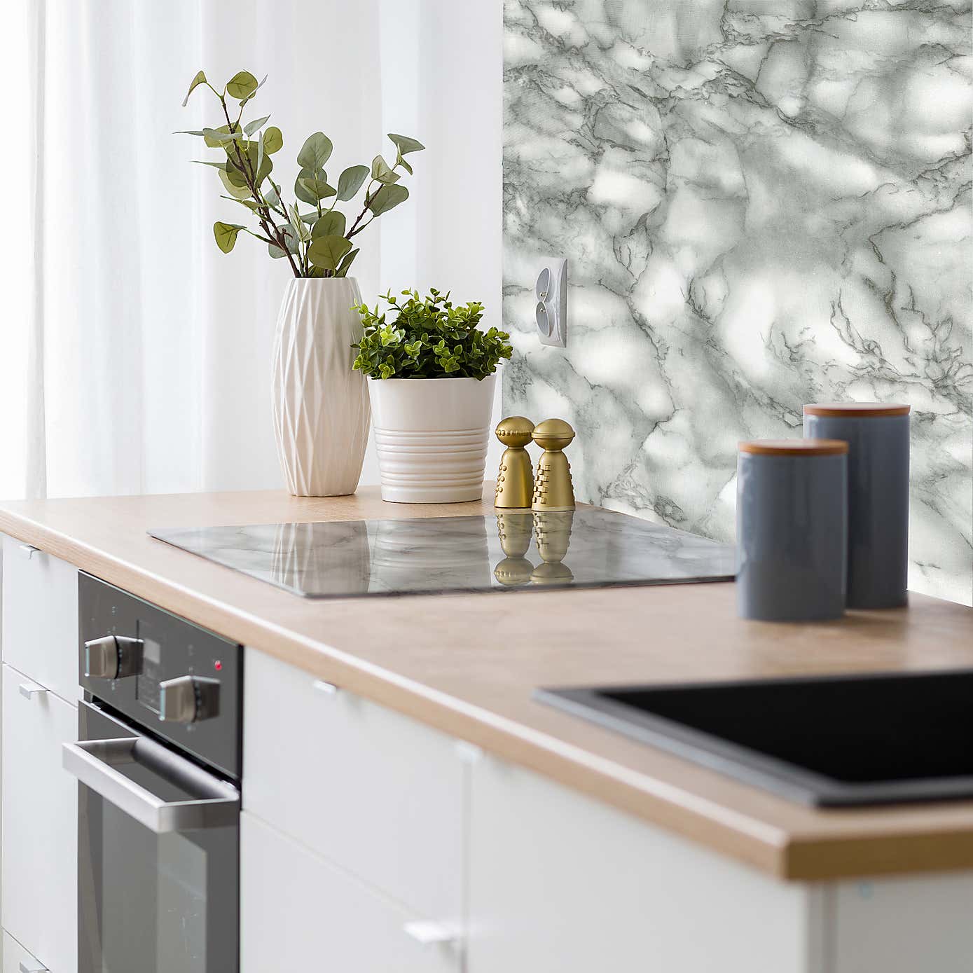 Gekko Fix Grey Carrara Sticky Back Plastic