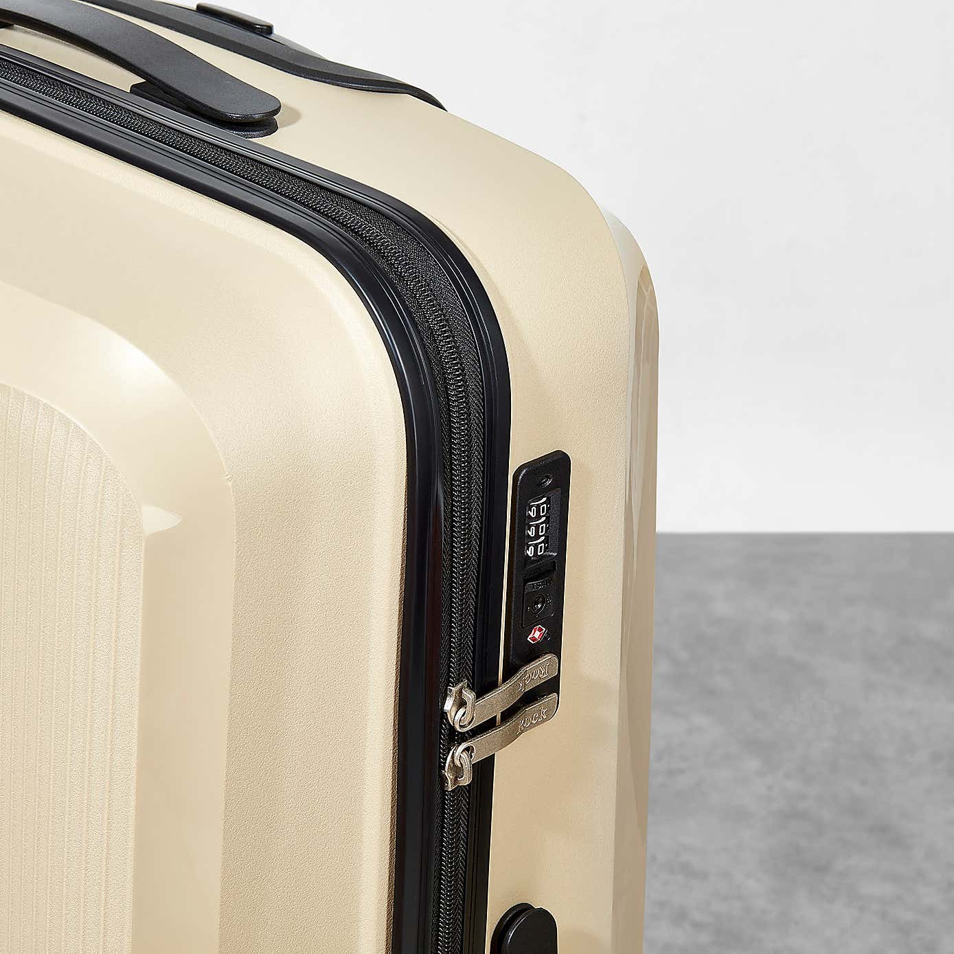 Rock Luggage Hudson Suitcase